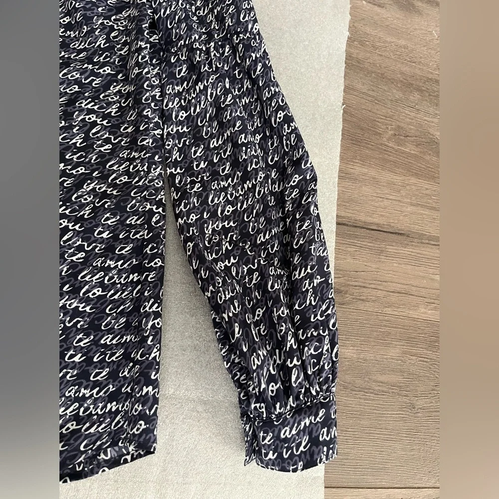 [S]CAbi Navy “Love” Print LS Scoop Neck Blouse - Picture 2 of 8